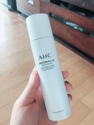 AHC 에이 에이치 씨 미니멀 10 워터리 에센스 — 5점을 준 리뷰어가 2018년 12월 올린 사용 사진