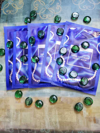Pearl Collagen Velvet Mask 1 BOX by YVESOM — 5점을 준 리뷰어가 2019년 3월 올린 사용 사진