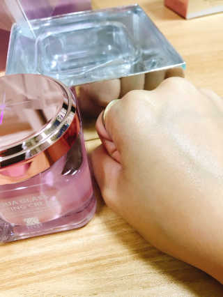 레디 아쿠아 글라스 코팅 크림 — 4.33점을 준 리뷰어가 2017년 10월 올린 사용 사진