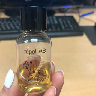 세포랩 바이오제닉 에센스 30ml 특별팩 — 3.83점을 준 리뷰어가 2018년 5월 올린 사용 사진