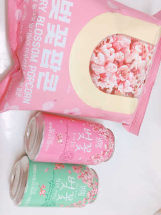 GS25 벚꽃 팝콘 + 벚꽃스파클링 + 벚꽃 청포도 에이드 — 3.67점을 준 리뷰어가 2018년 3월 올린 사용 사진