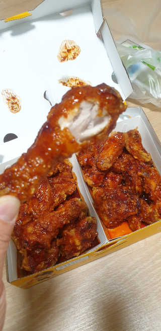 [치킨마루]-  빠사칸레드 + 콜라 500ml — 5점을 준 리뷰어가 2019년 5월 올린 사용 사진