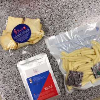 [홍코너떡볶이]옛날떡볶이 인기맛 4팩세트 — 5점을 준 리뷰어가 2019년 11월 올린 사용 사진