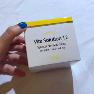 지고트 비타솔루션12 시너지 앰플 크림 100ml — 5점을 준 리뷰어가 2019년 6월 올린 사용 사진