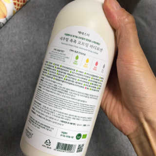(주)에네스티 내추럴 촉촉  오트밀 바디로션 500ml — 5점을 준 리뷰어가 2019년 9월 올린 사용 사진