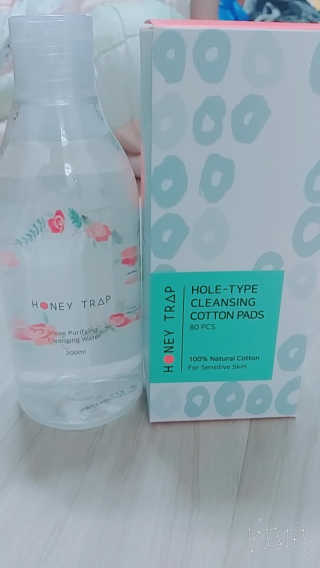 Honey Trap 허니트랩 로즈 퓨리파잉 클렌징 워터 — 5점을 준 리뷰어가 2017년 12월 올린 사용 사진