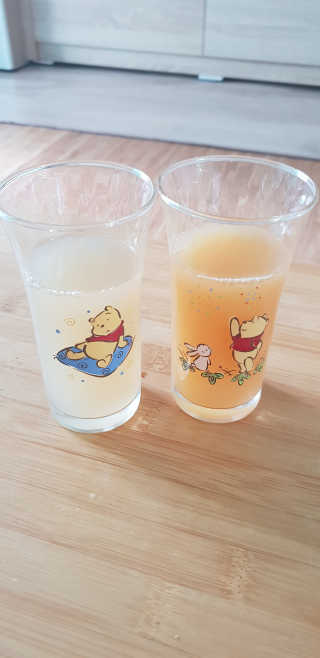 착즙하는 남자 햇살담은 명품 사과즙10포 배도라지즙 10포 — 5점을 준 리뷰어가 2018년 9월 올린 사용 사진