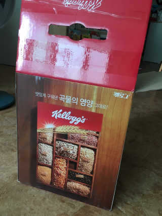 켈로그 콘프로스트,리얼 그래놀라 오리지널 — 5점을 준 리뷰어가 2019년 8월 올린 사용 사진