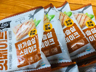 개근질마트 잇메이트 닭가슴살 스테이크 혼합 1kg — 5점을 준 리뷰어가 2019년 10월 올린 사용 사진