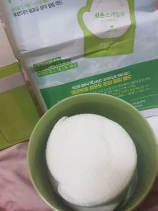 [후르디아] 약산성  모공 필링 패드(70매) — 5점을 준 리뷰어가 2019년 8월 올린 사용 사진