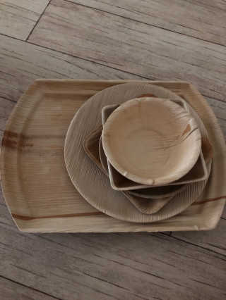본플라 친환경 야자나무잎 접시 — 4.33점을 준 리뷰어가 2018년 8월 올린 사용 사진