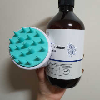 달리프 베러 퍼퓸 샴푸 1000ml 레이니데이 or 일랑로즈 — 4점을 준 리뷰어가 2020년 1월 올린 사용 사진