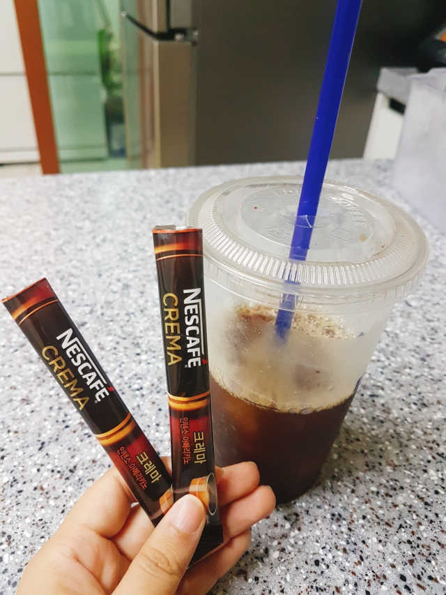네스카페 크레마 리뷰 사진