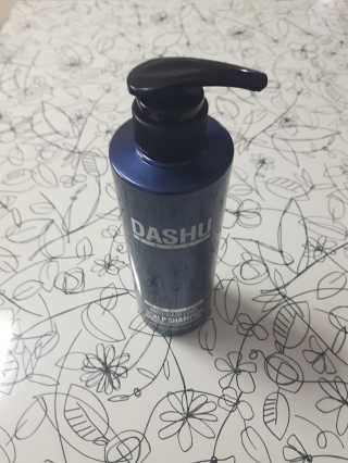 다슈코리아 다슈 데일리 한방 두피 골드 샴푸 500ml — 4.67점을 준 리뷰어가 2018년 1월 올린 사용 사진