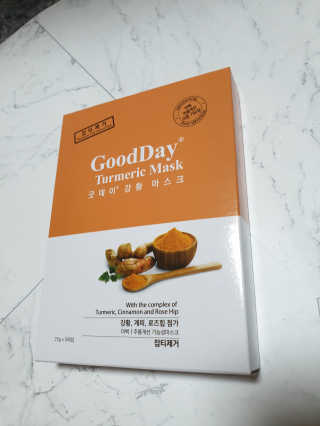 GoodDay Skincare GoodDay 강황 마스크 — 4점을 준 리뷰어가 2019년 6월 올린 사용 사진