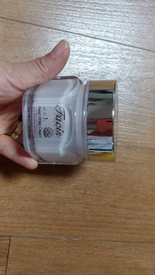 파시스 올인원 진주 화이트닝 크림 100ml — 4점을 준 리뷰어가 2019년 5월 올린 사용 사진