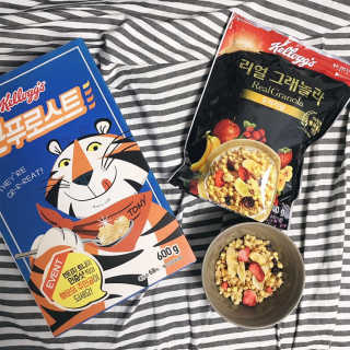 켈로그 콘프로스트,리얼 그래놀라 오리지널 — 5점을 준 리뷰어가 2019년 8월 올린 사용 사진