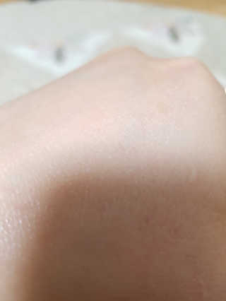 셀레뷰 브라이트닝 에센셜 UV프로텍터 SPF 50+ PA++++ — 5점을 준 리뷰어가 2017년 12월 올린 사용 사진