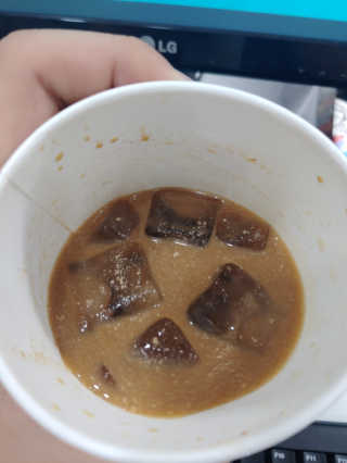 한국맥널티 아이브루 방탄커피 — 4점을 준 리뷰어가 2019년 9월 올린 사용 사진