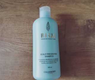 셀리본 하수오 내츄럴 프리벤션 탈모관리 샴푸 300ml — 5점을 준 리뷰어가 2019년 11월 올린 사용 사진