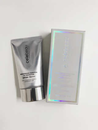 셀레뷰 브라이트닝 에센셜 UV프로텍터 SPF 50+ PA++++ — 5점을 준 리뷰어가 2017년 12월 올린 사용 사진