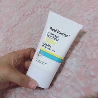 리얼베리어 익스트림 모이스처 선크림 SPF50+ PA++++ — 5점을 준 리뷰어가 2019년 4월 올린 사용 사진