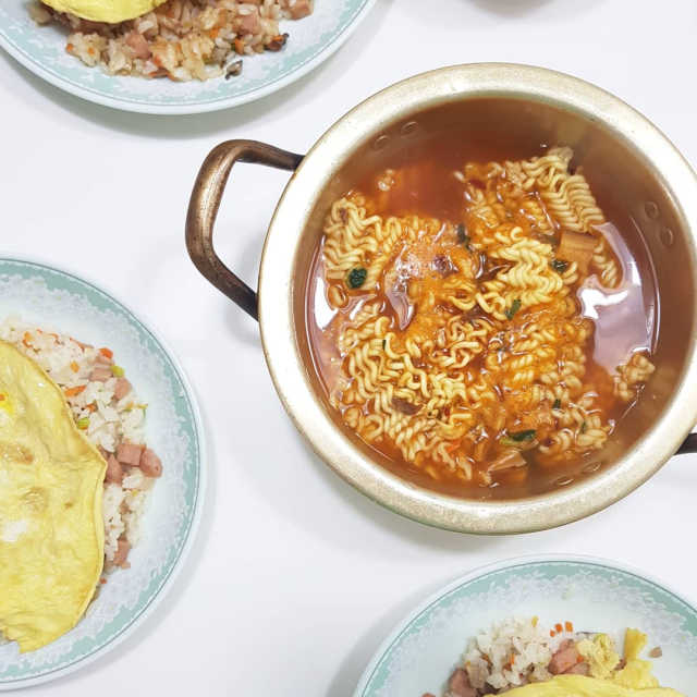 라면 그대로가 제일 맛있는 더엄마라면 리뷰 사진
