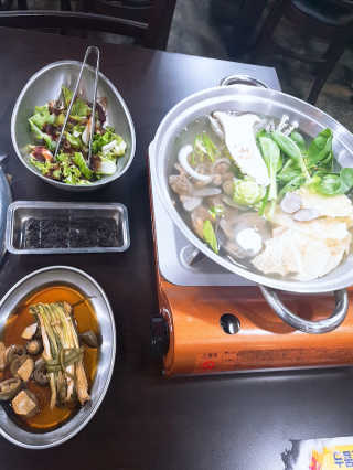 [두툼갈비] 두툼갈비 2인분 + 매콤치즈버섯 set — 4점을 준 리뷰어가 2018년 9월 올린 사용 사진
