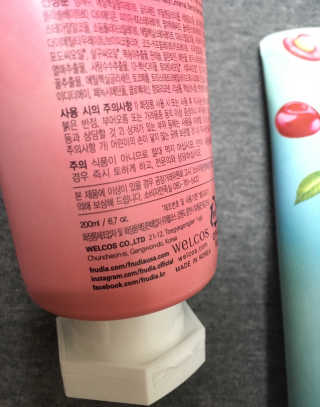 [후르디아] 과즙 뿜뿜 꿀보습 바디 에센스 3종 세트 — 5점을 준 리뷰어가 2019년 12월 올린 사용 사진