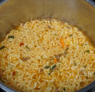라면 그대로가 제일 맛있는 더엄마라면 — 4점을 준 리뷰어가 2019년 9월 올린 사용 사진