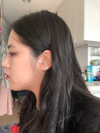 터치인솔 섀도우 팔레트와 젤아이라이너 펄덕후 세트 — 3.83점을 준 리뷰어가 2018년 8월 올린 사용 사진