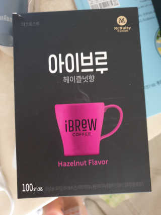 한국맥널티 아이브루 헤이즐넛향 100T — 4점을 준 리뷰어가 2019년 10월 올린 사용 사진