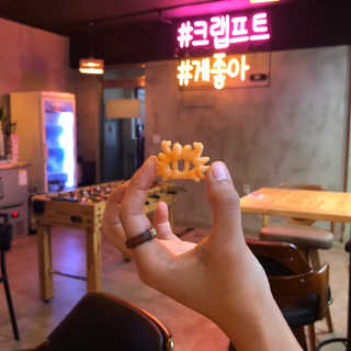 [크랩프트 신도림본점] 쉬림프 샐러드 피자 — 3점을 준 리뷰어가 2018년 9월 올린 사용 사진