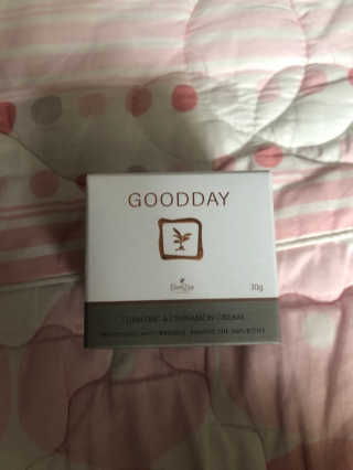 GoodDay Skincare GoodDay 강황 크림 — 4점을 준 리뷰어가 2019년 8월 올린 사용 사진