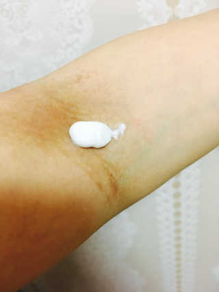일리윤 세라마이드 아토 집중 크림 — 5점을 준 리뷰어가 2017년 6월 올린 사용 사진
