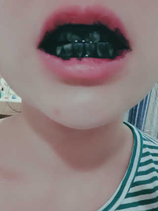 the naked object 디블랙팩치약 디블랙칫솔 세트 — 3점을 준 리뷰어가 2019년 12월 올린 사용 사진