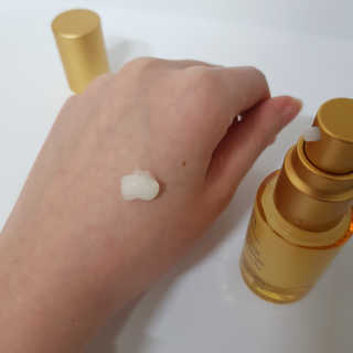 아이소이 불가리안 로즈 인텐시브 리프팅 세럼 20ml 탄력세럼 — 4.83점을 준 리뷰어가 2018년 5월 올린 사용 사진