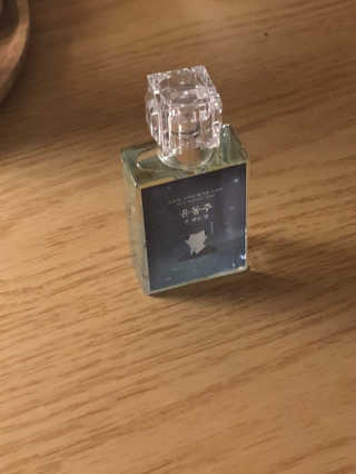 글입다 공방 윤동주 별 헤는 밤 북퍼퓸 30ml — 5점을 준 리뷰어가 2019년 5월 올린 사용 사진