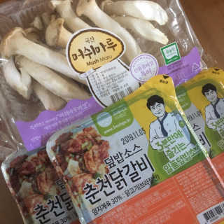 뜰아채유통 춘천닭갈비덮밥소스와 머쉬마루 버섯 — 5점을 준 리뷰어가 2018년 12월 올린 사용 사진