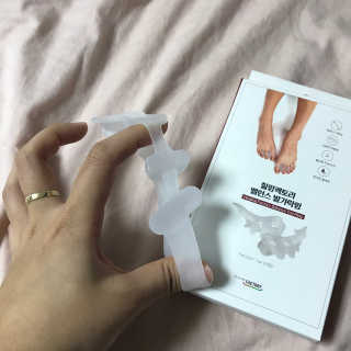 힐링팩토리 밸런스 발가락링 발가락교정기 A1 — 4점을 준 리뷰어가 2019년 12월 올린 사용 사진