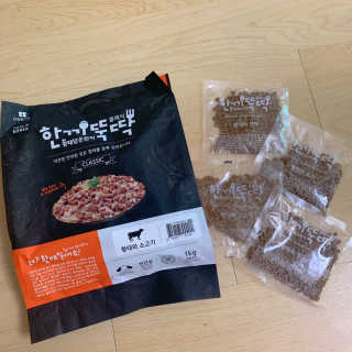 펫토리아 한끼뚝딱 클래식 국산 건식사료 — 4.5점을 준 리뷰어가 2019년 7월 올린 사용 사진
