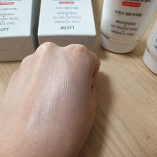 지고트 화이트닝 유브이 썬블럭 크림 70ml,1+1 — 4점을 준 리뷰어가 2019년 6월 올린 사용 사진