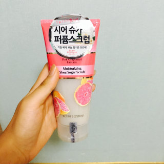 바디판타지 모이스처라이징 시어 슈가 스크럽 — 4점을 준 리뷰어가 2016년 7월 올린 사용 사진