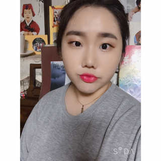 [블랙루즈] 펄블리 아이 글리터 4종 중 택 1 — 5점을 준 리뷰어가 2019년 8월 올린 사용 사진