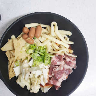 식스레시피 마라떡볶이 쿠킹박스 2인분 — 4점을 준 리뷰어가 2019년 7월 올린 사용 사진