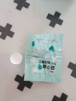 솔테라피 씹는 고체치약 투스탭 스파클레몬 6정 x 5박스 — 5점을 준 리뷰어가 2019년 6월 올린 사용 사진