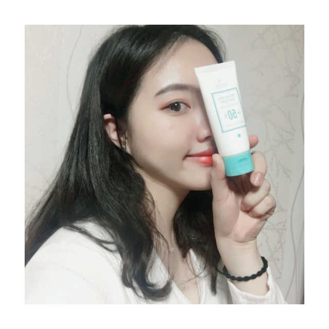모이스쳐라이징 썬 스크린 리뷰 사진