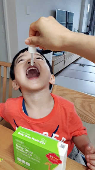 그린스토어 베이비드롭 프로바이오틱스 1병 30일분 — 5점을 준 리뷰어가 2018년 6월 올린 사용 사진