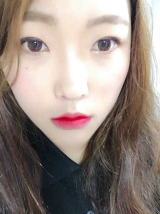 우드버리 울트라에이치디 스무디벨벳틴트 — 4.83점을 준 리뷰어가 2018년 6월 올린 사용 사진