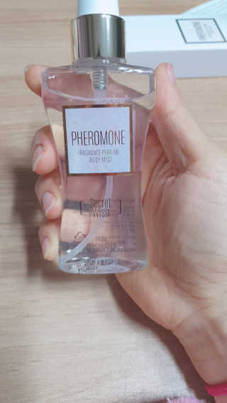 레드컨테이너 페로몬향 퍼퓸 바디미스트 80ml — 5점을 준 리뷰어가 2019년 12월 올린 사용 사진